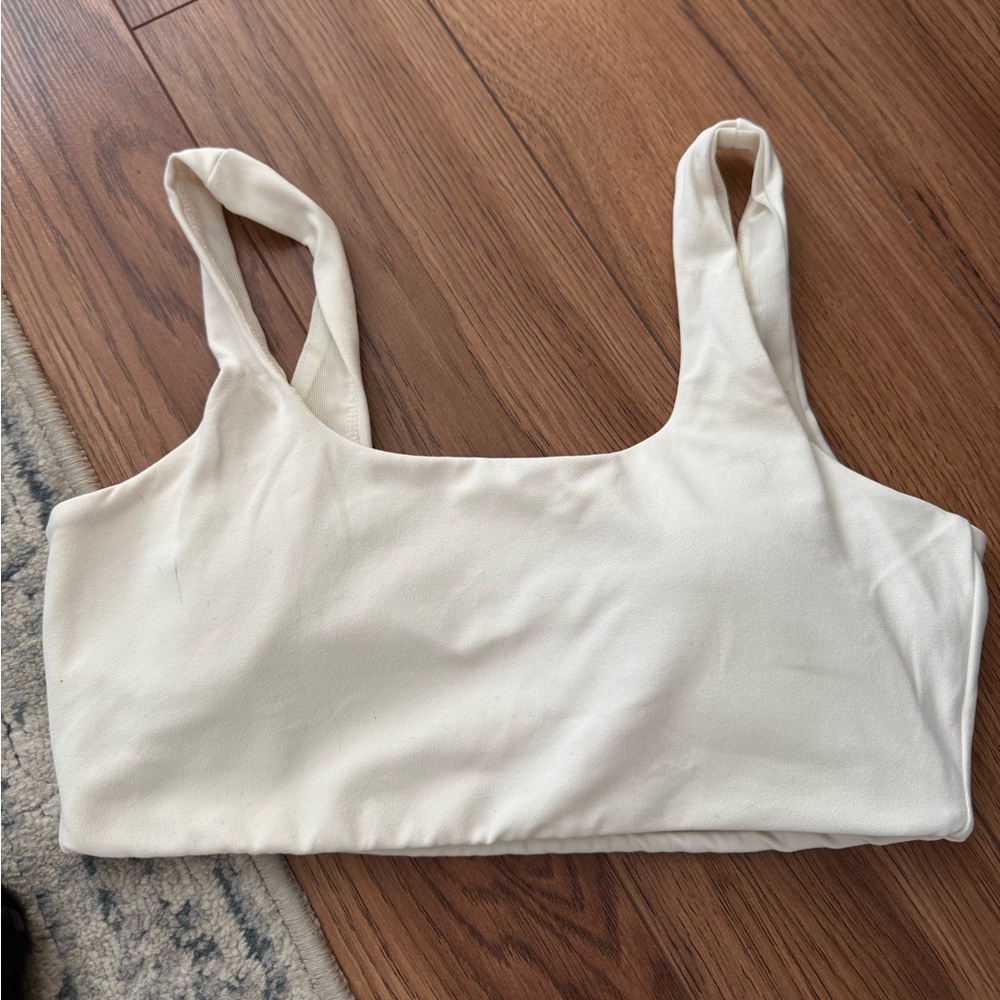 STORI sports bra in cream